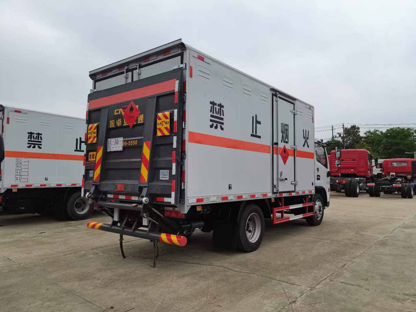 限高架環(huán)境中的移動(dòng)合規(guī)器 在急救車操作邏輯啟發(fā)下的廂長(zhǎng)故障前安全著陸方案 — JZ-S202 系統(tǒng)可同見(jiàn)于易燃2類與3類危物貨箱的基礎(chǔ)操作說(shuō)明