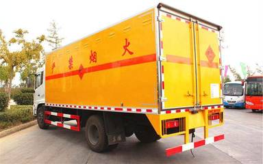 東風天錦廂長6.2米爆破器材運輸車 大型危險品運輸車